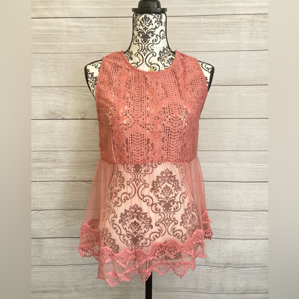 Rebellion Again | NWT Women’s Dusty Rose Boho Sleeveless Floral Lace Top
